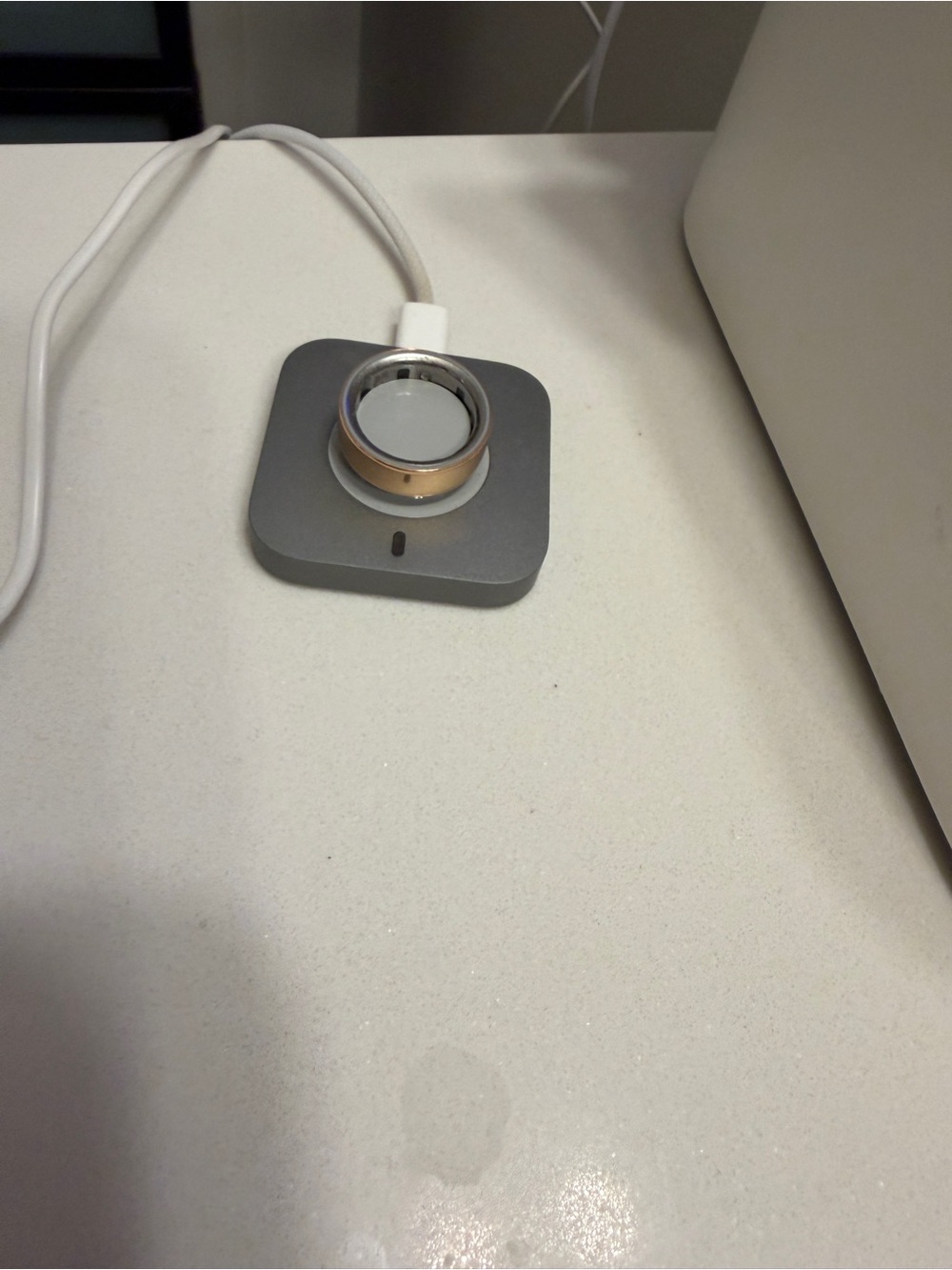 Oura ring gen 4 size 10 rose gold - Picture 2 of 7